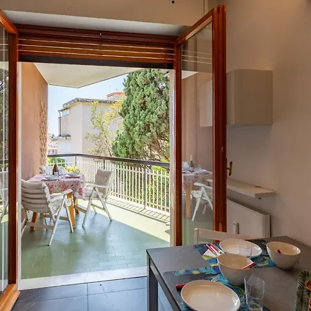 Guesthost - Seaview Apartment