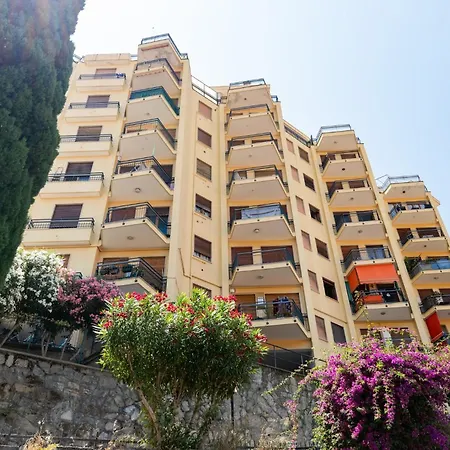 Guesthost - Seaview Apartman San Remo